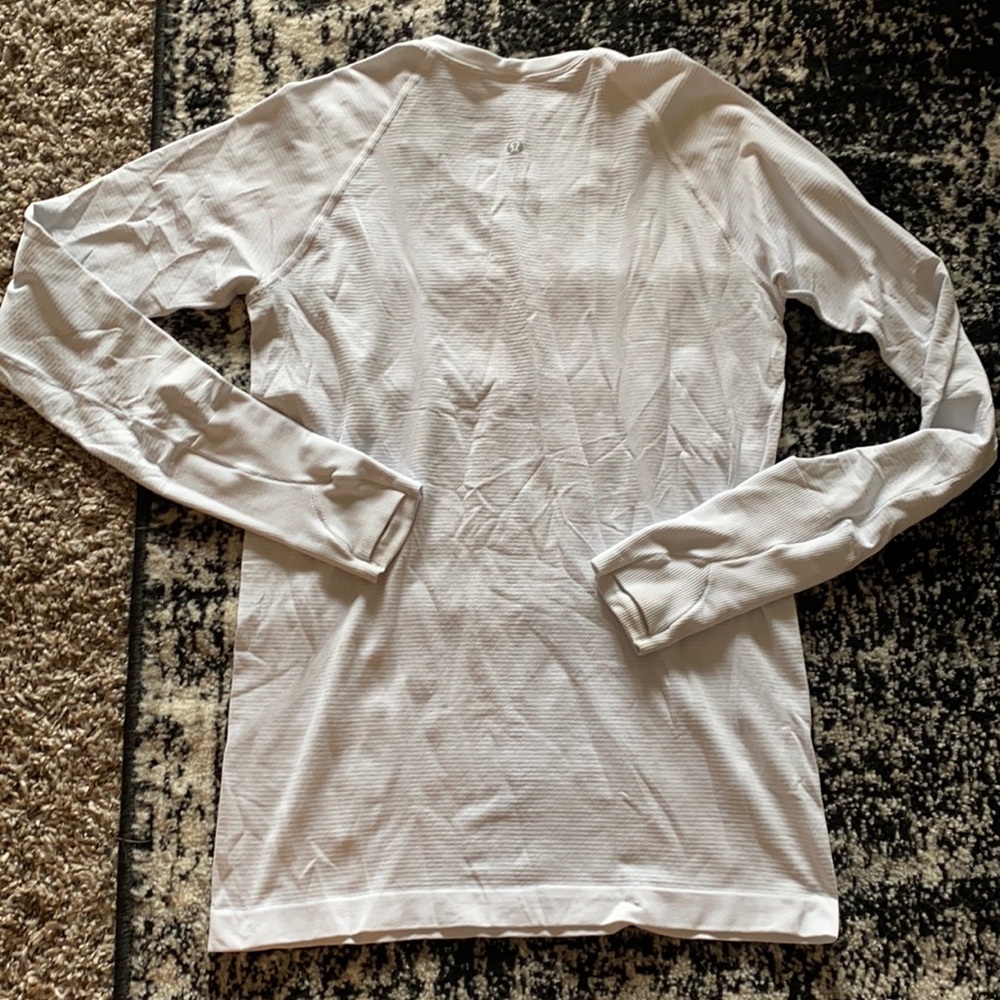 lululemon long sleeved shirt